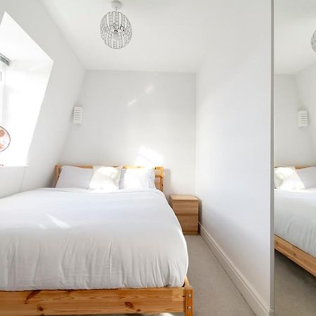 Modern 1 Bed Flat 2 Mins Walk From Restaurants Bars Clubs & Beach! Wow! Apartment Bournemouth Exterior photo
